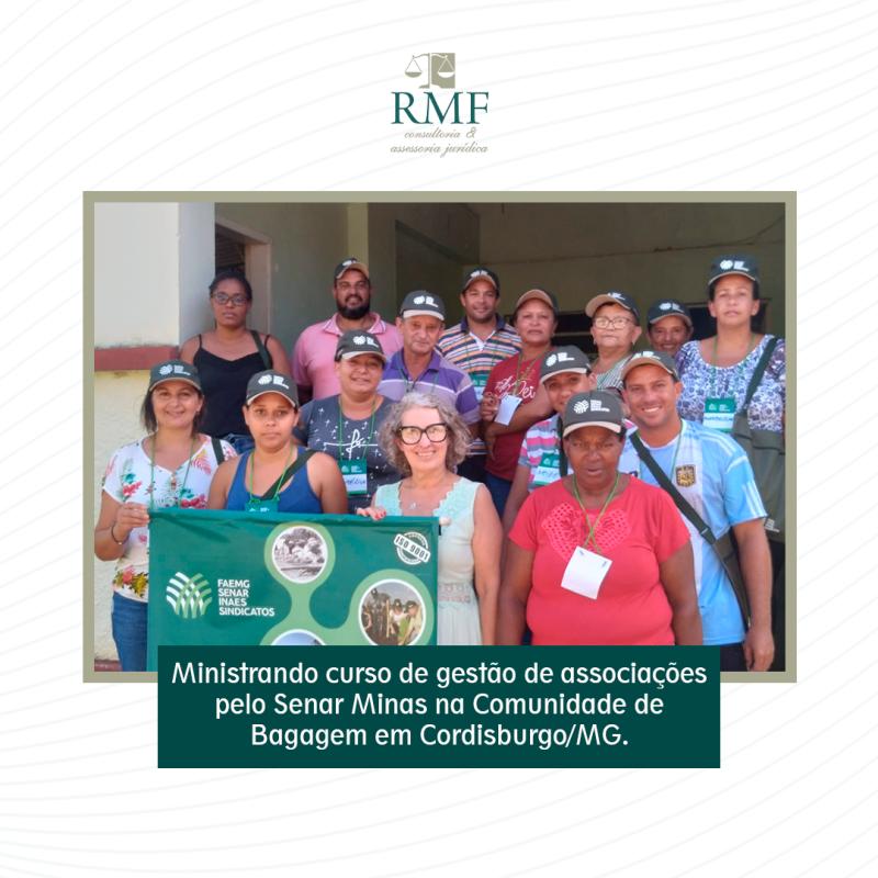 Ministrando curso de gestão de associações pelo Senar Minas na Comunidade de Bagagem em Cordisburgo